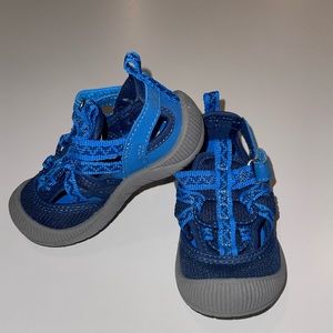 OshKosh B'Gosh Toddler Blue Sandals Shoes Size 5 Strap On Velcro - Never Worn